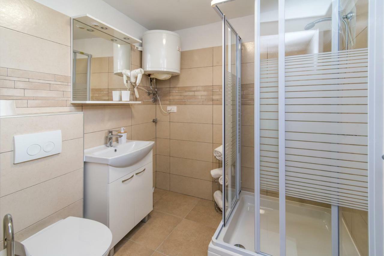 Apartments Tara เวอร์บนิค ภายนอก รูปภาพ