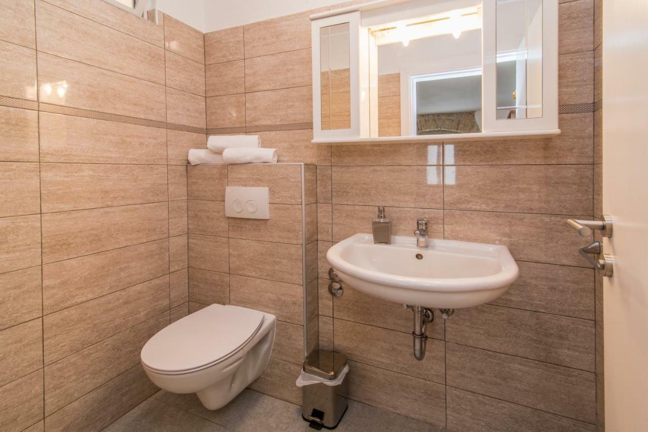 Apartments Tara เวอร์บนิค ภายนอก รูปภาพ