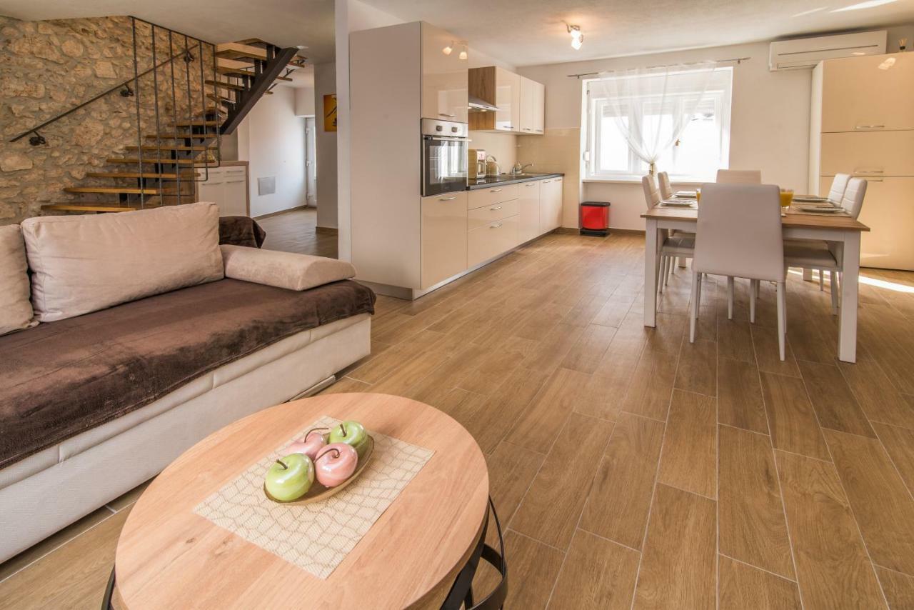 Apartments Tara เวอร์บนิค ภายนอก รูปภาพ